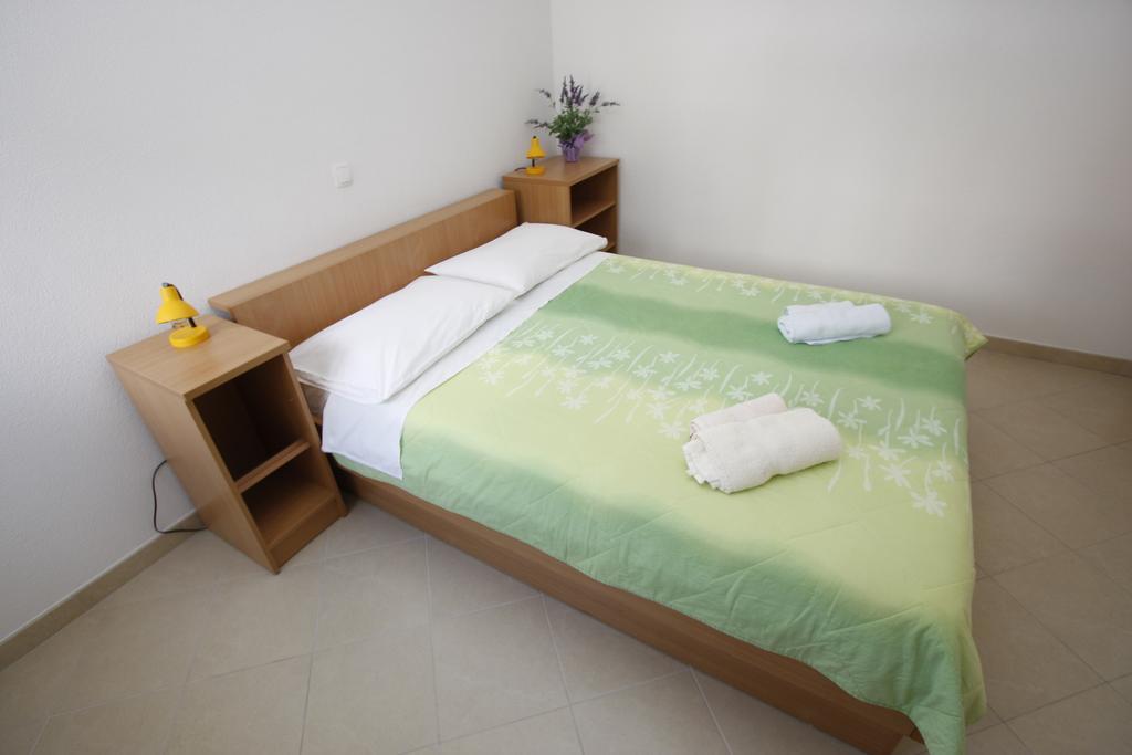 ماكارسكا Apartments Neva الغرفة الصورة