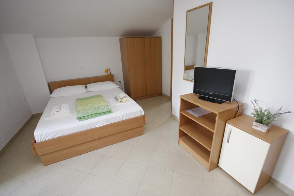 ماكارسكا Apartments Neva الغرفة الصورة