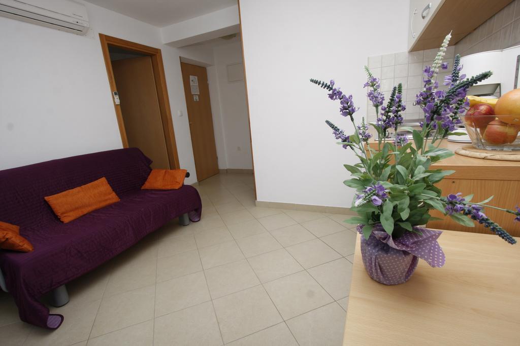 ماكارسكا Apartments Neva الغرفة الصورة