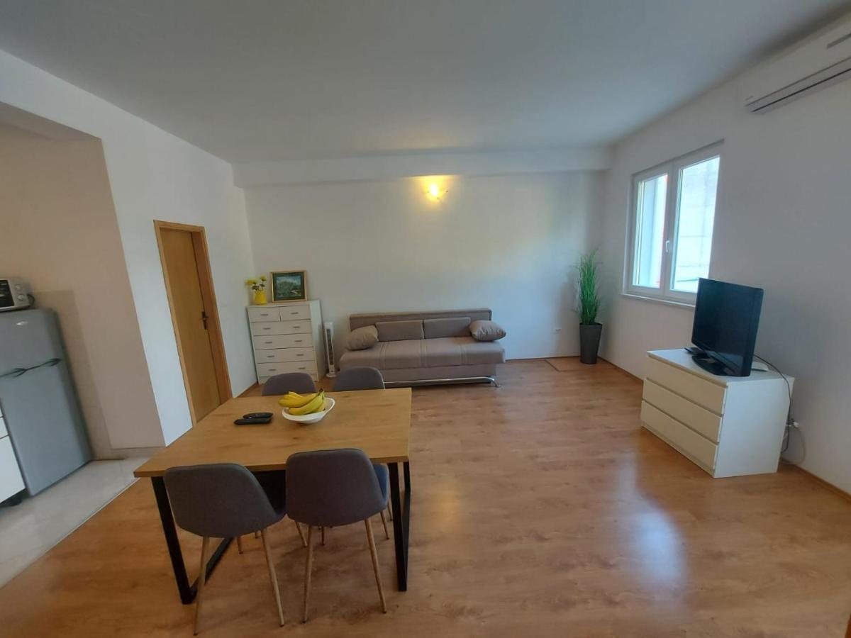 ماكارسكا Apartments Neva المظهر الخارجي الصورة