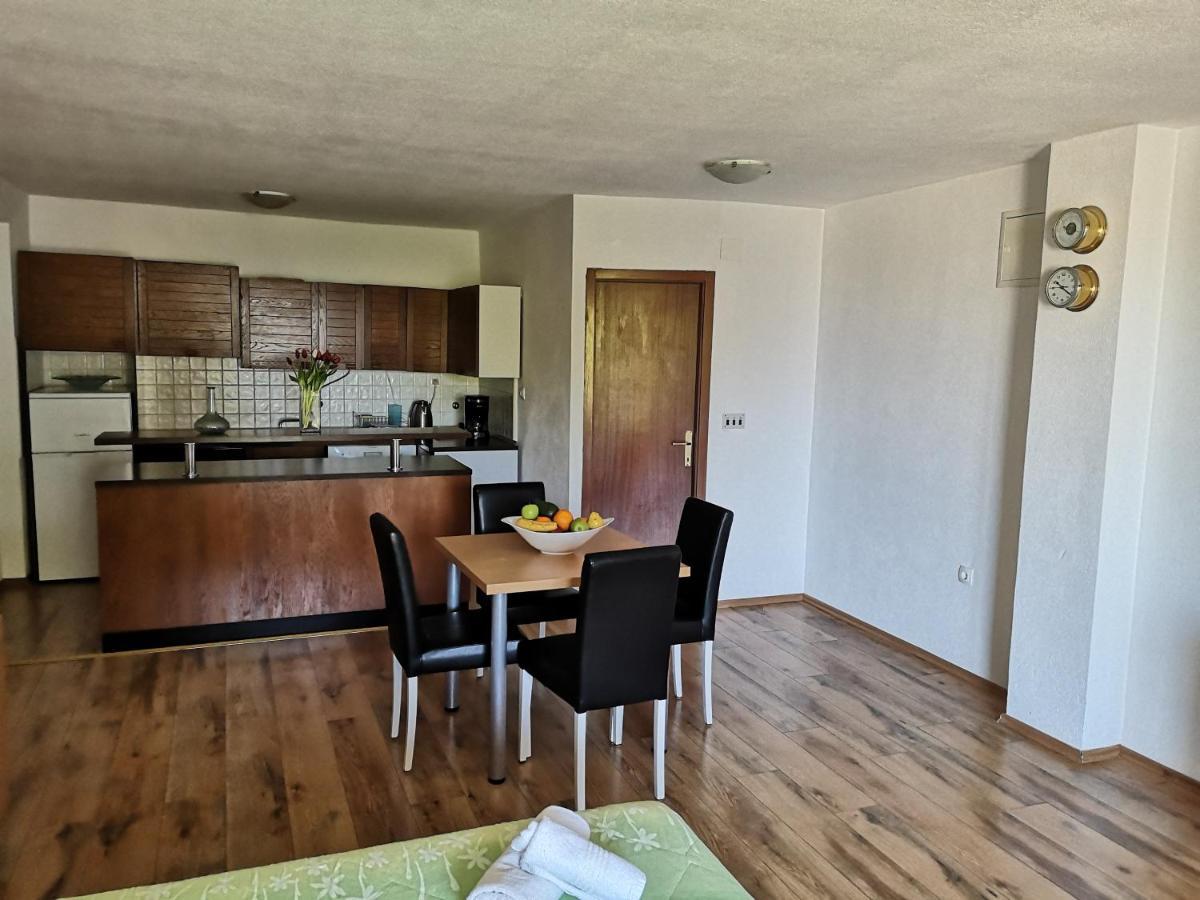 ماكارسكا Apartments Neva المظهر الخارجي الصورة